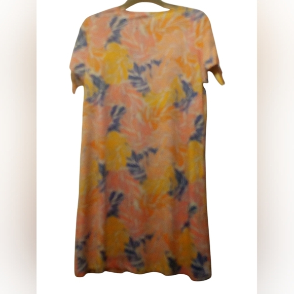 Caribbean Joe - Tropical Floral Pattern, Short Sleeve W/ Tie Accent, Size Medium - Picture 9 of 15